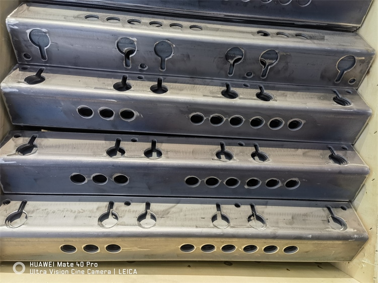 角鐵沖壓異型孔